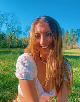 Maura Close as Amelia Berkhart