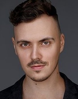 Viktor Marvin as Aleks