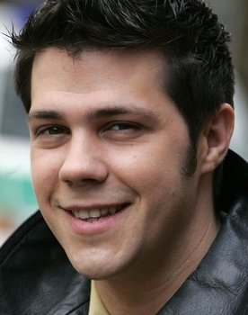 Björn Kirschniok as Kai