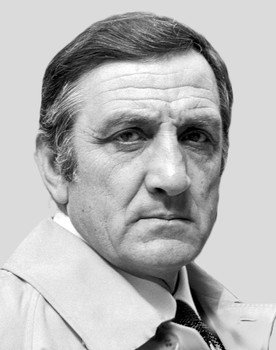 Lino Ventura as Jean Douléan