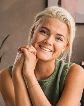 Maria Abrahamsen as Herself