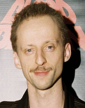 Joseph Schwartz as Reporter