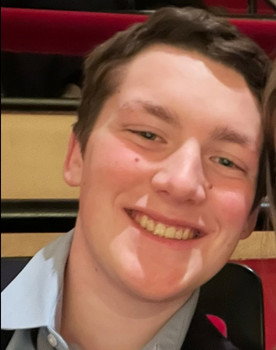 Keegan Lolli as Pvt. Hayes