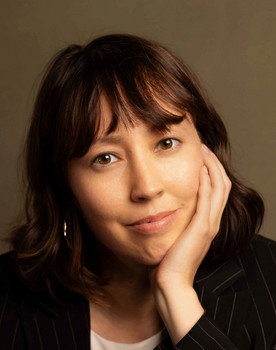 Stefanie Ren as Antonia