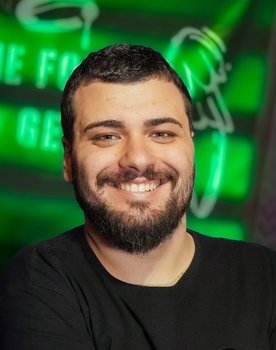 Vinicius Tostes as Policial