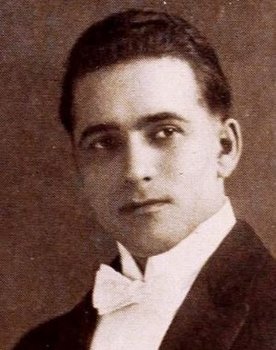 George Larkin as Petey
