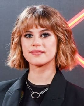 Elisabet Casanovas as 