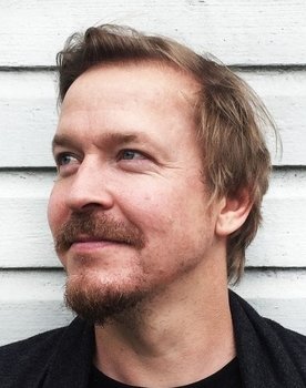 Einari Paakkanen as Himself