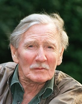 Leslie Phillips as Squadron Leader Thomas