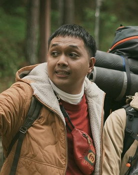 Firza Valaza as Abah Budi