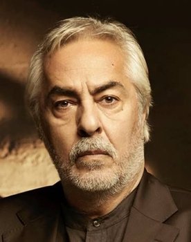 Rutkay Aziz as Hüseyin Celik