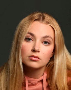 Irene Ferreiro as Cris Soto