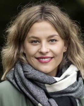 Roberta Reichhardt as 