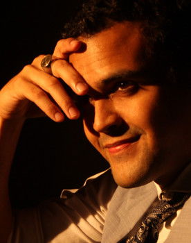 Flávio Denner as Carlos