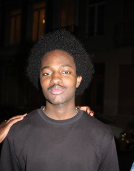 Ibrahim Maiga as Homme au pistolet
