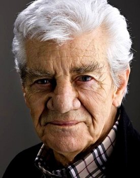 Ekrem Bora as Kenan