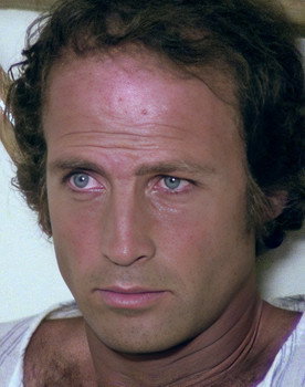 John Richardson as Leo Vincey