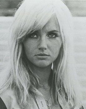 Barbara Nielsen as Renate Berndorf