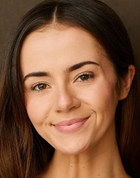 Reilly Burton as Molly