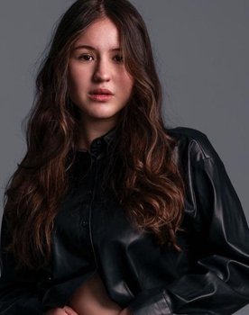 Camili Andrade as Maria