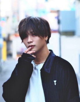 Ren Ujiie as Jin Makoto