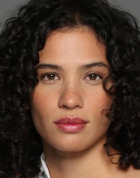 Mariela Martinez Campos as Encargada Tienda