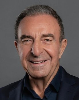 Zafer Ergin as Başkan