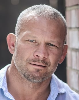 Jess Liaudin as Hakim Charef