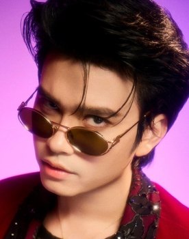 Thanon Chamroen as Self