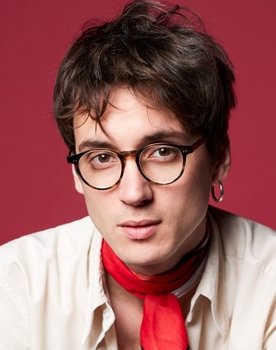 Pierre Guénard as Musicien Radio Elvis