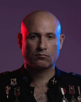 Julio Chamorro as Omar