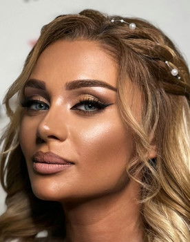 Yegana Orujova as Aysel