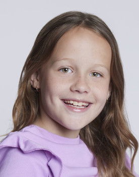 Emmy Richardson as Lily