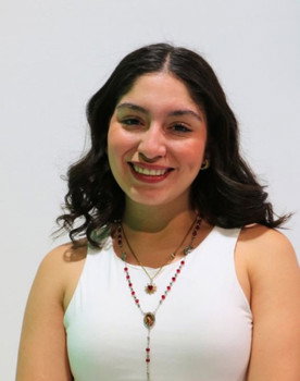 Flor Mayrene Murillo as Neighbor #4