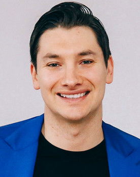 Alexander Pärleros as Spelare