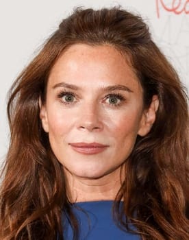 Anna Friel as Paula Radnor
