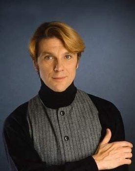 Michaël Denard as Peer
