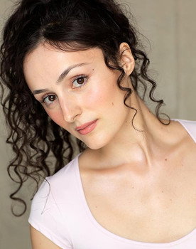 Jessica Antovski as Valentina Koscheck