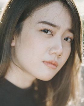 Chompumat Phongsanam as Prim