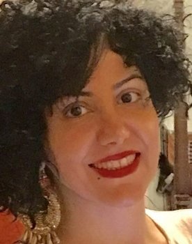 Elham Azizi as Mother