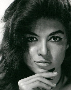Egle Martin as Isabel-Florelle