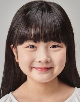 Shim Hye-yeon as Kang Min-seo