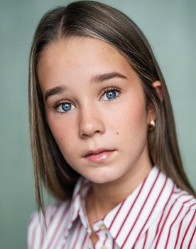 Alisha Weir as Nel
