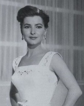 Alma Rosa Aguirre as 