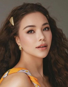 Trà Ngọc Hằng