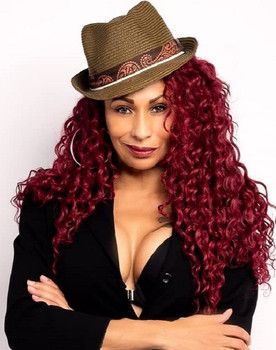 Staceye Beatty as Evelyn Scott