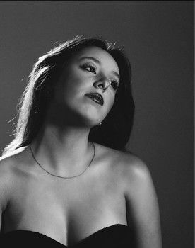 Maria Flor Grassi as Flor