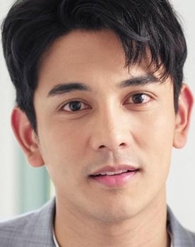 Napat Injaieua as Young Pharit