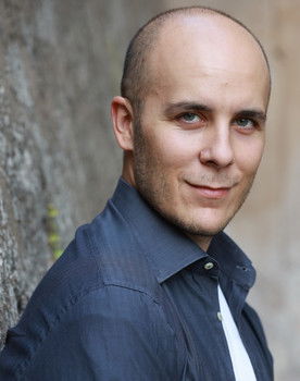 Yuri Casagrande Conti as Frank