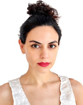 Duru Yücel as Melek Constantin